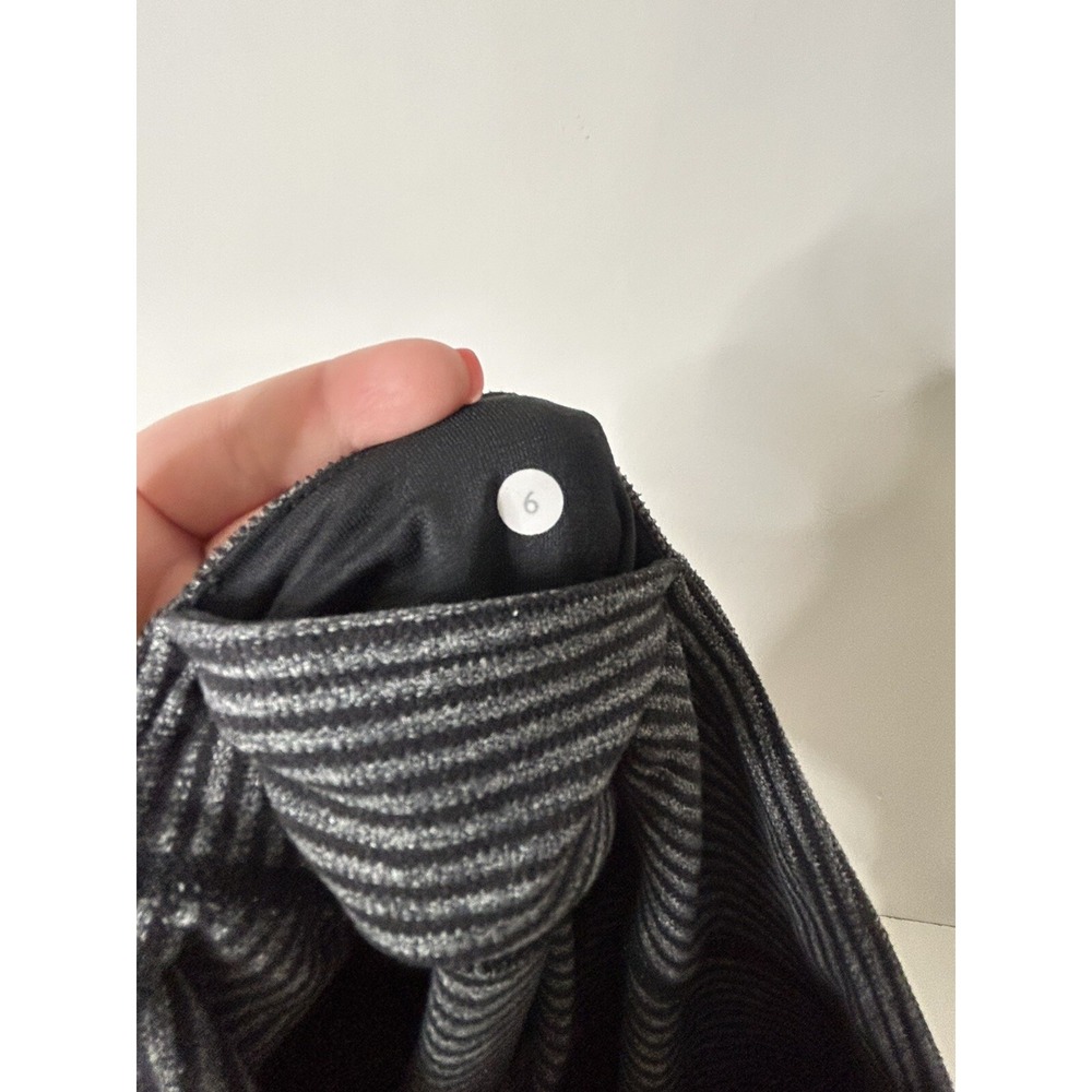 Lululemon Women Size 6 Striped Leggings - Picture 4 of 4